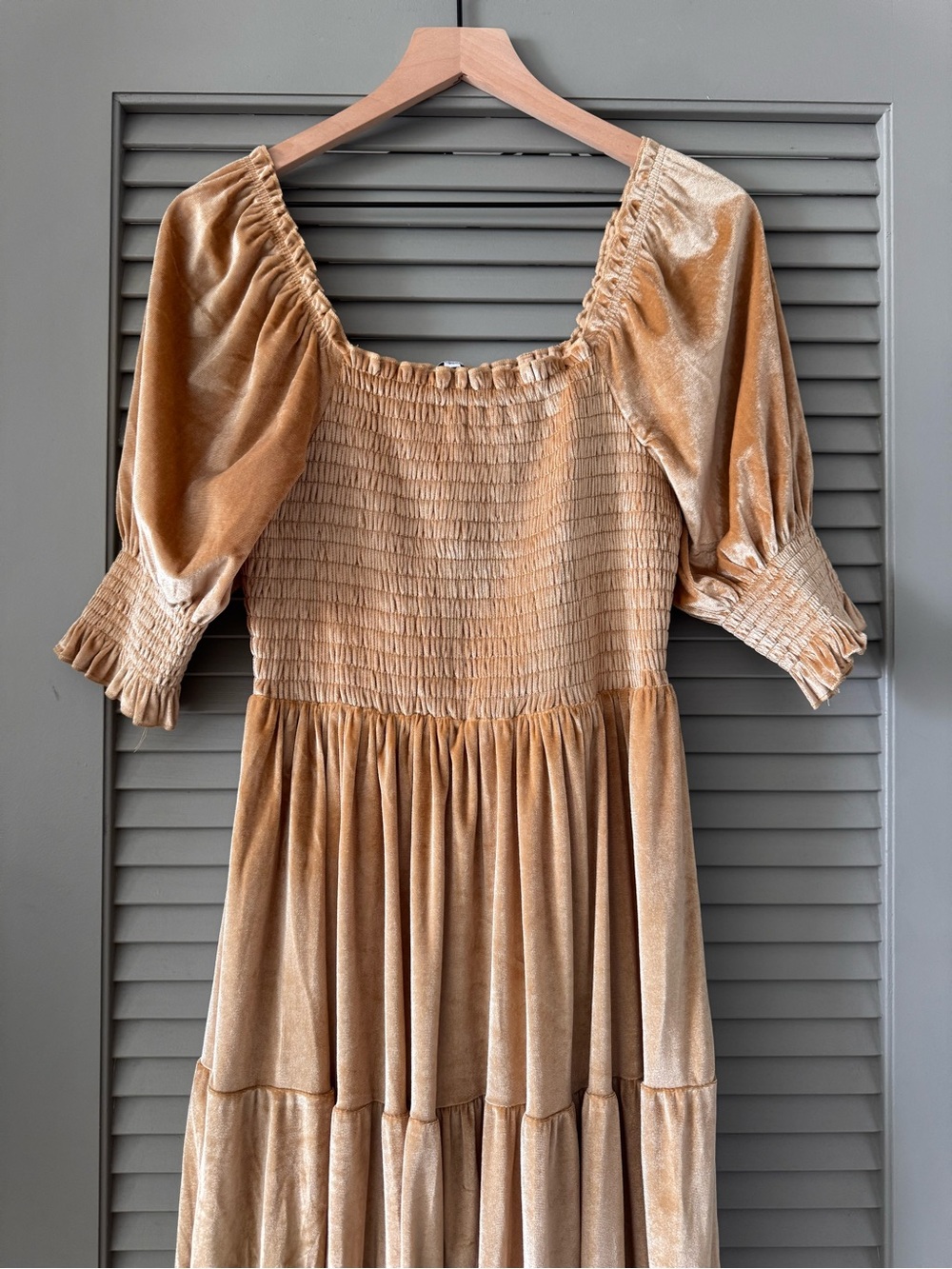 Baltic Born | Vivaldi Gold Velvet Smocked Neck Tiered Puff Sleeve Midi Dress ~ M - Picture 4 of 7